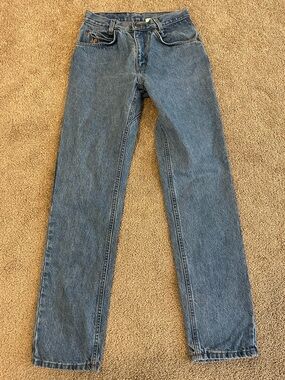 Women's Straight-Leg Jeans in Mid Blue Denim